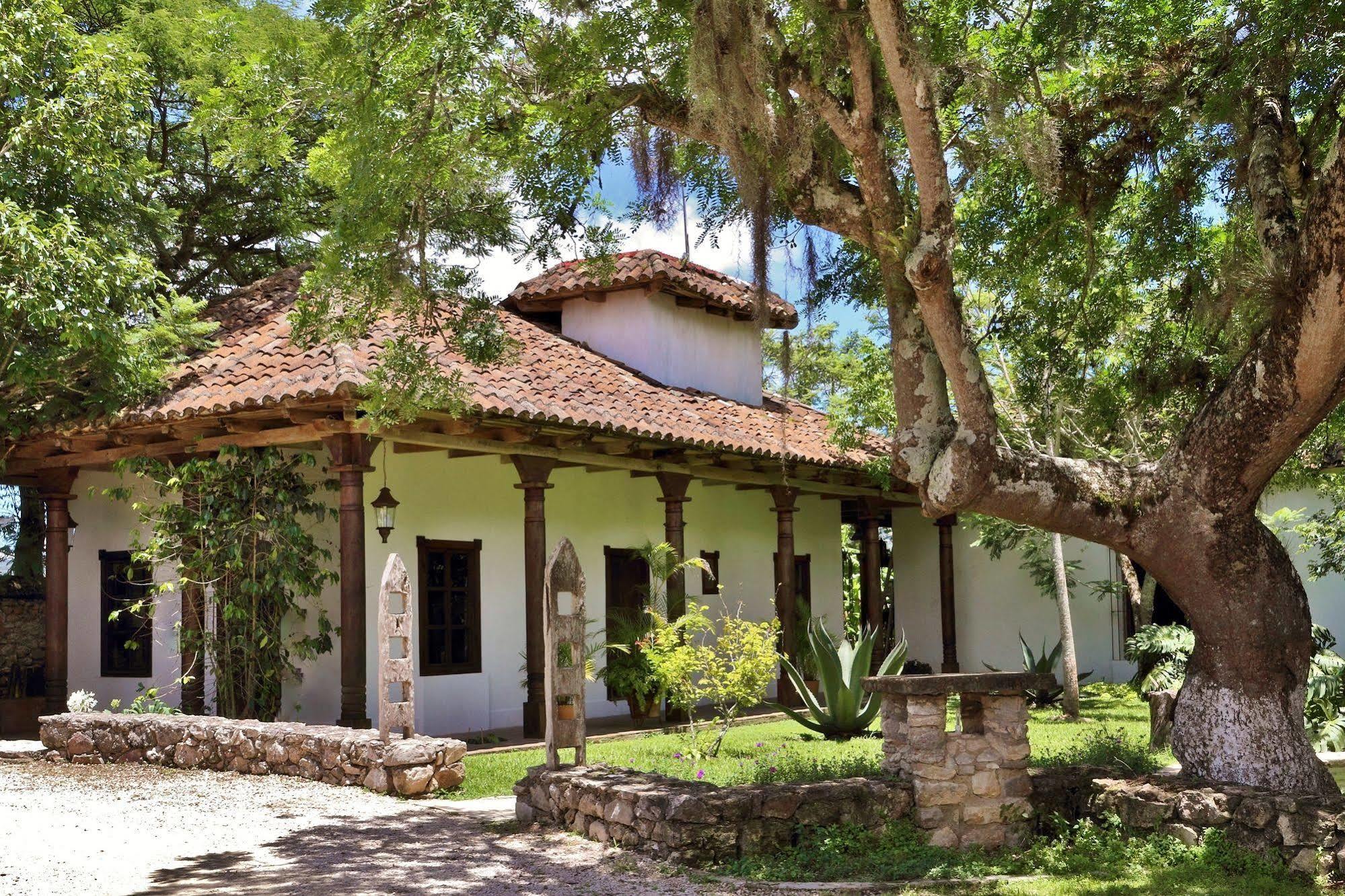 Parador-Museo Santa Maria La Trinitaria Eksteriør billede